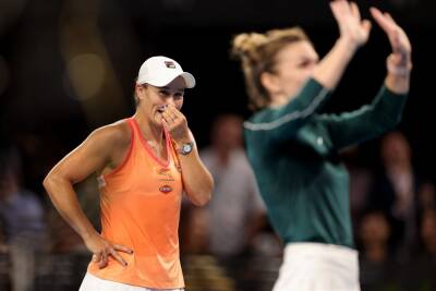 Ashleigh Barty: Simona Halep makes brilliant joke about shock retirement