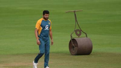 Shafique, Azhar lead Pakistan's strong batting response on day three