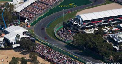 Lewis Hamilton - F1 Australian GP can't have record race day crowd due to staff shortages - msn.com - Australia