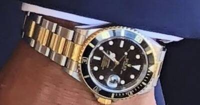 Thugs hold runner at knife point and steal his Rolex watch at popular park - manchestereveningnews.co.uk - county Park