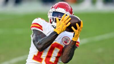 Report: Jets, Dolphins vying to trade for Chiefs WR Hill