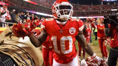Sources - New York Jets, Miami Dolphins in trade talks for Kansas City Chiefs WR Tyreek Hill