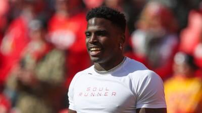 Chiefs trading Tyreek Hill to Dolphins - nbcsports.com -  Kansas City