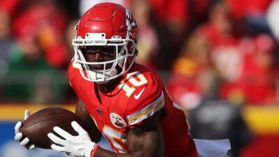 Dolphins acquire star WR Tyreek Hill from Kansas City for multiple draft picks: reports