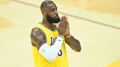 LeBron James (knee) ruled out for Los Angeles Lakers' game vs. Philadelphia 76ers