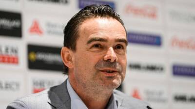 Marc Overmars - Overmars aleja a los patrocinadores del Amberes - en.as.com