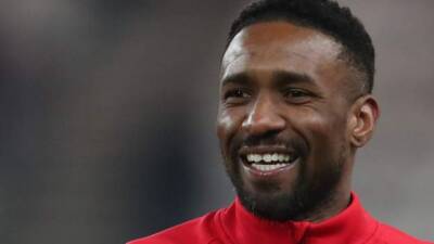 Jermain Defoe: Sunderland's ex-England, Tottenham & West Ham striker retires - bbc.com