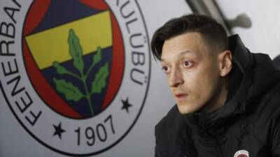 Ozan Tufan - Mesut Ozil: Fenerbahce 'exclude' midfielder for unspecified reason - bbc.com - Germany - Turkey