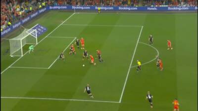 Suena a comedia y no lo es: el segundo gol de Bale fue otra salvajadada de locos - en.as.com - Madrid