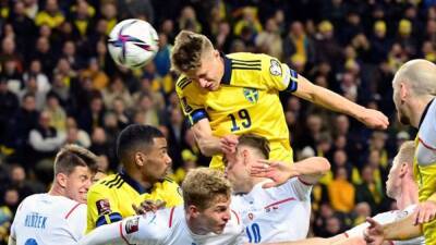 Quaison fires Sweden to extra-time World Cup playoff win over Czechs