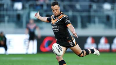 NRL ScoreCentre: Wests Tigers vs Warriors, Rabbitohs vs Sydney Roosters live scores, stats and results