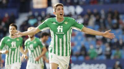 BETIS Édgar se gana otra renovación en sólo dos años