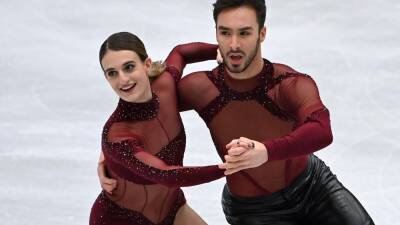 Gabriella Papadakis and Guillaume Cizeron set new world record at ISU World Figure Skating Championships