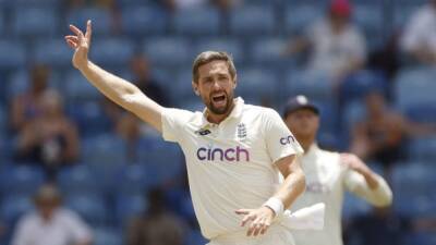 Woakes answers critics with quick wickets after wasteful first spell