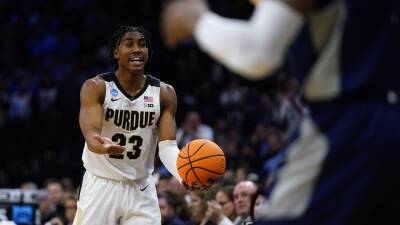 March Madness 2022: Purdue holds slim lead at halftime over Saint Peter's in Sweet 16