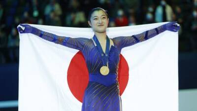 Figure skating-Sakamoto wins women's title at depleted world championships