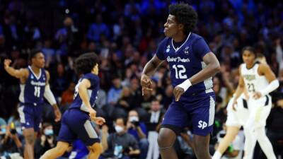 Saint Peter's Peacocks stun Purdue, become first 15-seed ever to make Elite Eight of NCAA tournament