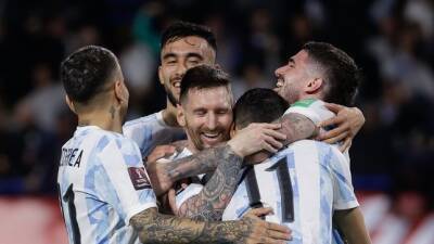 Messi sonríe y Argentina gana - AS Argentina