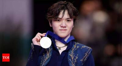 Japan's Uno claims men's skating world title