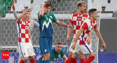 Slovenia steal late goal to draw friendly with Croatia