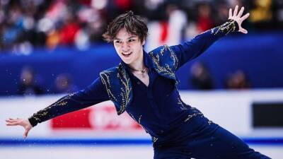 Shoma Uno wins first skating world title as Vincent Zhou returns to podium