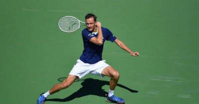 Miami Open: Daniil Medvedev sees off Andy Murray