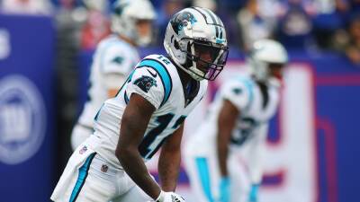 Panthers' Shi Smith arrested for weapons possession