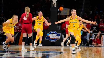 Michigan Wolverines women's basketball celebrates 1st Elite Eight in program history after 'crushing' loss of Big Ten title