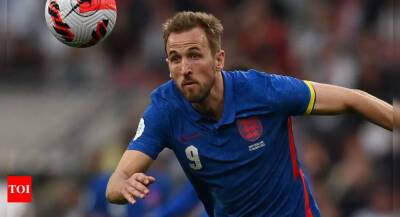 Bobby Charlton - Ferran Torres - Luke Shaw - Gary Lineker - Gareth Southgate - Dani Olmo - Harry Kane rescues England, Spain scrape home as FIFA World Cup build-up continues - timesofindia.indiatimes.com - Belgium - Spain - Switzerland - Ireland - Ivory Coast -  Dublin - Albania - county Kane