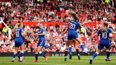 Manchester United overcome Everton in Women's Super League to maintain their Champions League hopes