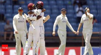 Chris Woakes - Kyle Mayers - John Campbell - Kraigg Brathwaite - 3rd Test: West Indies beat England by 10 wickets to clinch series victory - timesofindia.indiatimes.com - Barbados - Grenada