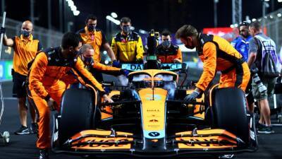 Daniel Ricciardo's engine fails in F1 Saudi Arabian Grand Prix, Max Verstappen wins