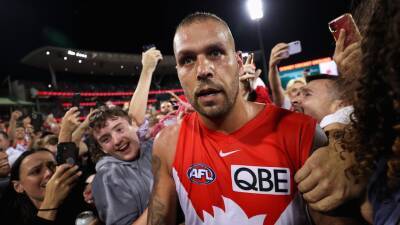 AFL Round-Up: Buddy Franklin sparks invasion, MCG calls for evacuation and West Coast's COVID-19 inundation - abc.net.au - Chad