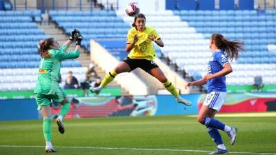 Sam Kerr - Bethany England - Sam Kerr scores double in Chelsea's 9-0 drubbing of Leicester City, while Manchester United draw over 20,000 fans to historic game - abc.net.au - Manchester -  Leicester -  Chelsea - county Kerr