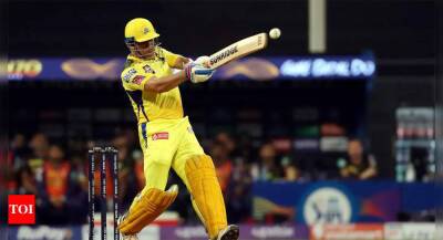 MS Dhoni's first IPL fifty in three years sends Twitter into a frenzy
