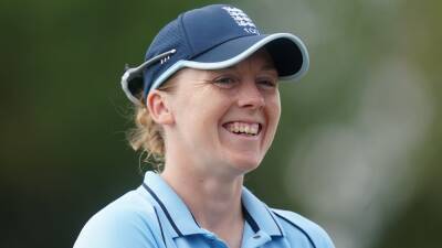 Heather Knight says England have momentum going into World Cup semi-final