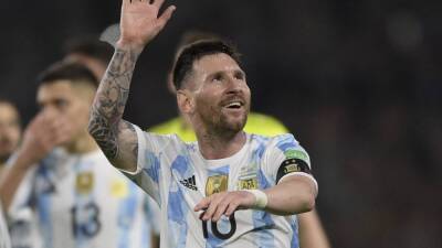 Scaloni urges Argentina fans to 'enjoy' Messi now and 'not think about the future'