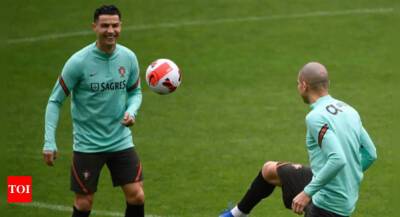 Cristiano Ronaldo - Ronaldo urges fans to make life difficult for giant-killers North Macedonia in play-off tie - timesofindia.indiatimes.com - Qatar - Portugal - Italy - Macedonia