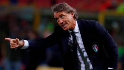 Mancini to stay as Italy coach despite World Cup failure