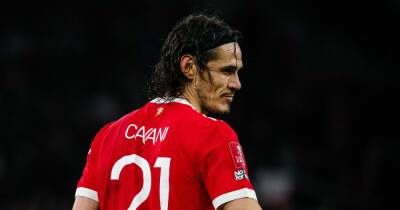 How long is left on Edinson Cavani's contract at Manchester United?