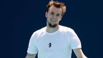 Nick Kyrgios wowed by 'crazy' Alexander Bublik trick shot against Casper Ruud at Miami Open