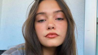 La modelo Claire Bridges, de 21 años, pierde las dos piernas por complicaciones con la COVID-19 - Tikitakas - en.as.com