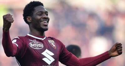 Ex-Hull City star wanted by Leeds United and West Ham as transfer fee falls