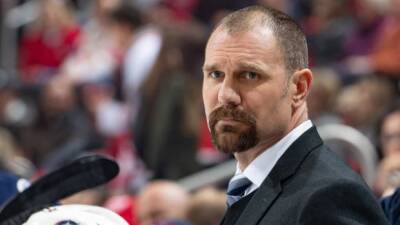 Blue Jackets place coach Larsen, assistant McCarthy in COVID protocol