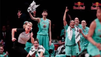 Escándalo en la WNBA por ofrecer mejoras para viajar