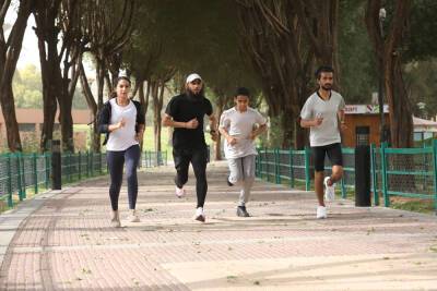 Runners get ready to line up for Riyadh Marathon 2022