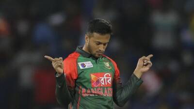 Shakib's 400th wicket in Bangladesh win