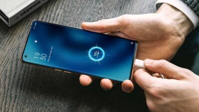 Crean una batería de móvil que se carga en cinco minutos al 50%