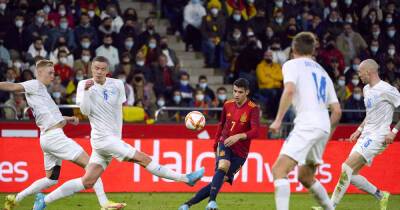 Soccer-Morata and Sarabia at the double as Spain beat Iceland 5-0