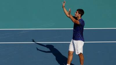 Carlos Alcaraz - Alcaraz - Tsitsipas en directo: Miami Open, en vivo - en.as.com - Madrid